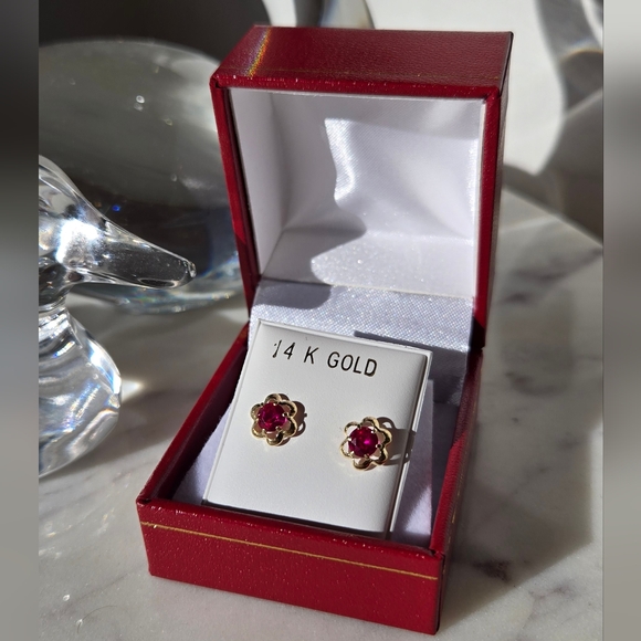 Dazzling 14K Yellow Gold Red Cubic Zirconia Flower Stud Earrings - Picture 3 of 3